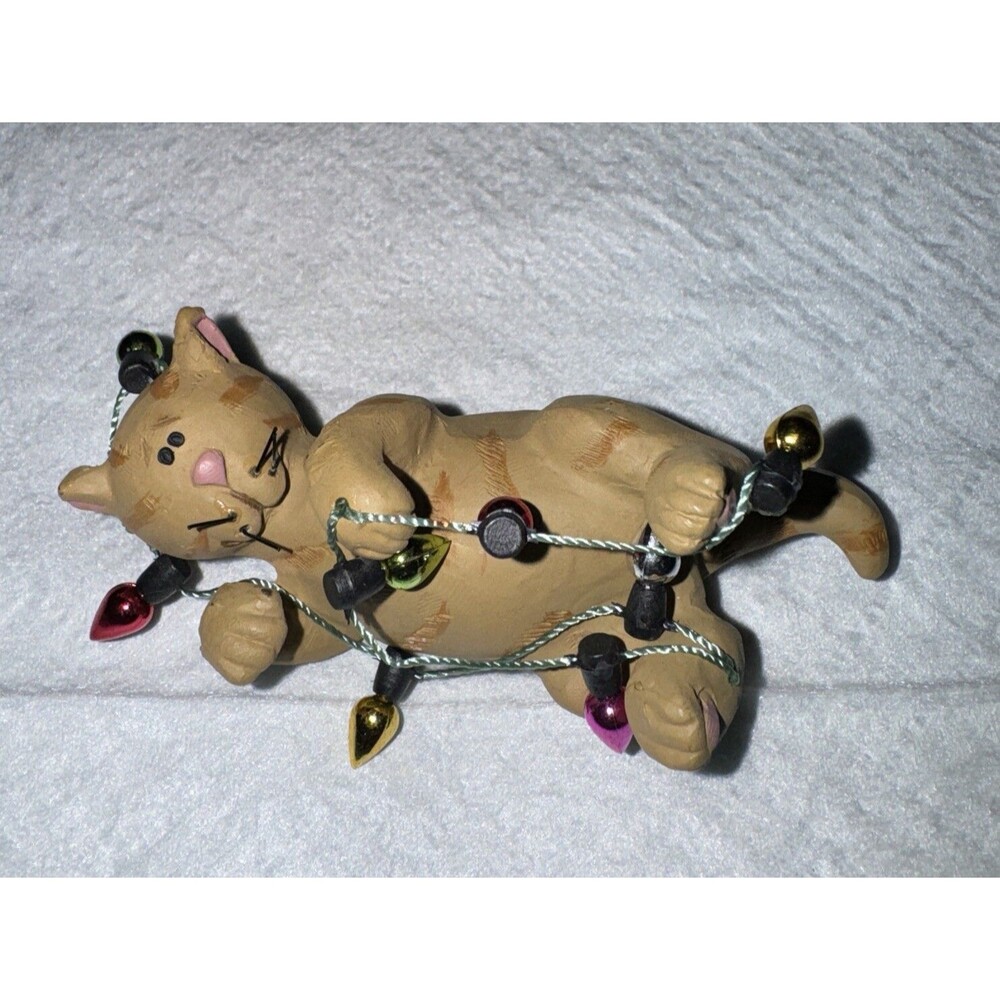 2013 Blossom Bucket Resin Suzi Holiday Cat/Kitten Tangled in Light Strands 3”